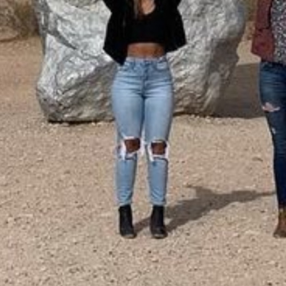 Hollister light wash mom jean